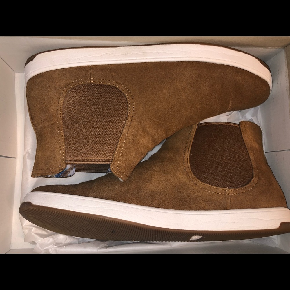 Tommy Bahama Cove Palms Suede casual sneakers